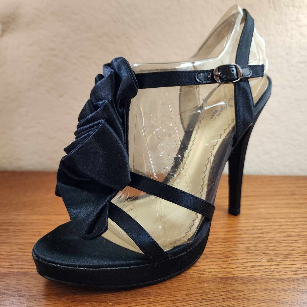 Nordstrom Brass Plum Petal Satin Stilettos - Black Satin - Size 5